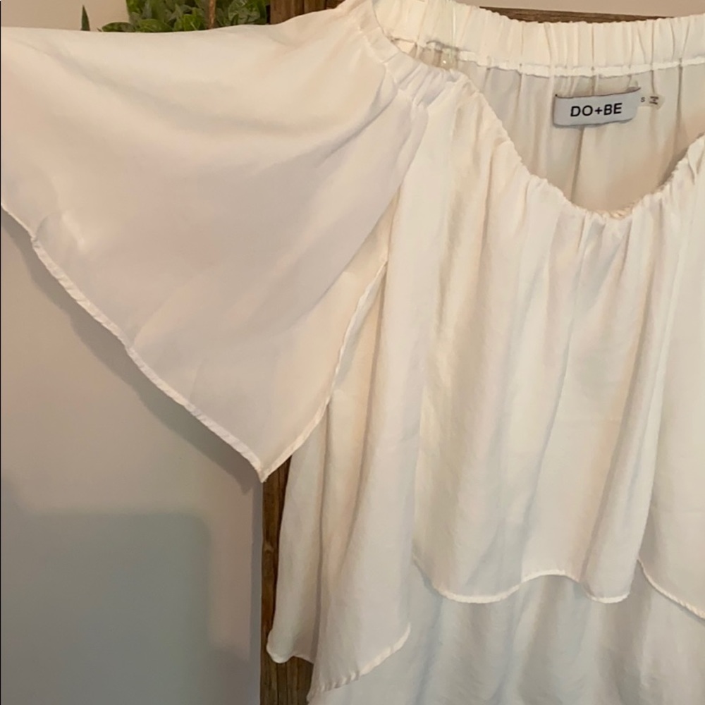 DO+BE off shoulder top